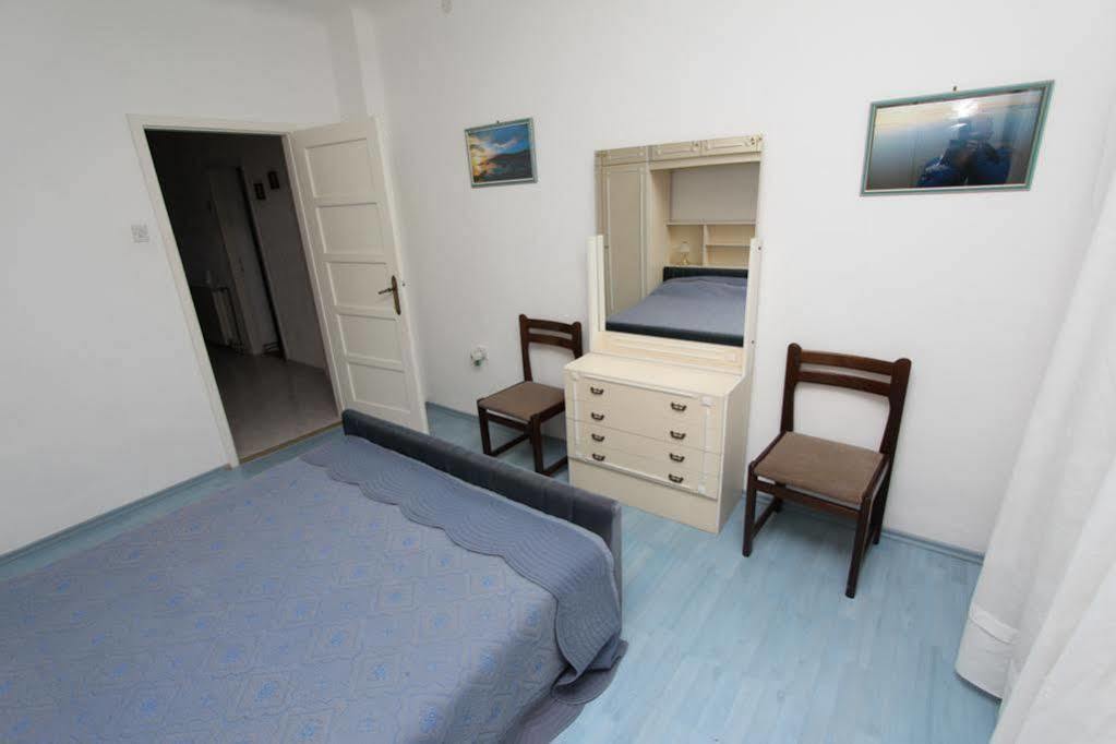 Guest House Aurora ロヴィニ エクステリア 写真