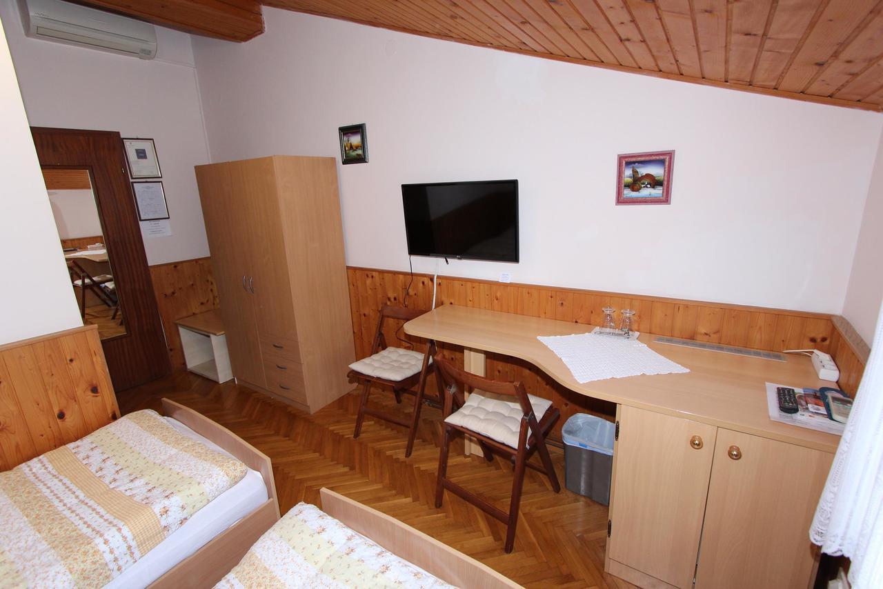 Guest House Aurora ロヴィニ 部屋 写真