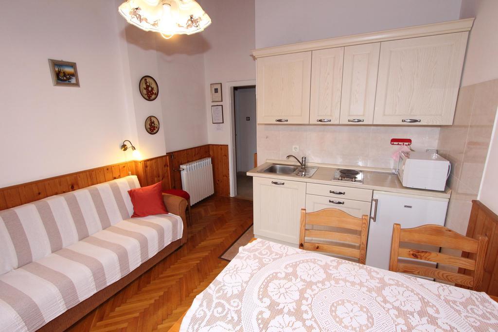 Guest House Aurora ロヴィニ 部屋 写真